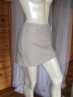 mini jupe originale MNG taille 36 à 4 euros