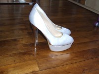 escarpins NEUFS gris satin taille 39 à 8 euros