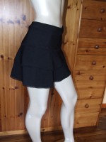 mini jupe Jennyfer taille 34 36 à 5 euros
